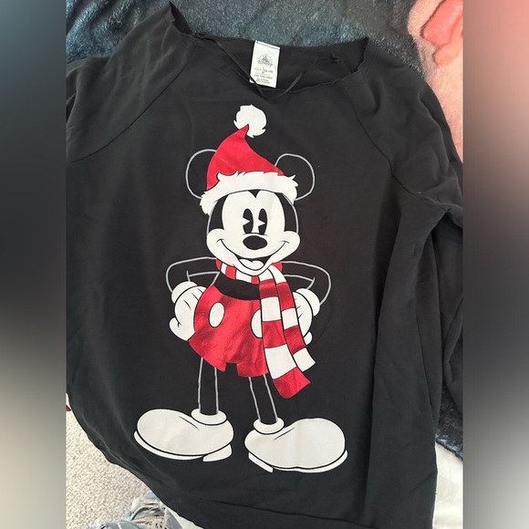 Disney Christmas Mickey off the shoulder top cropped sleeve size L - Picture 5 of 5